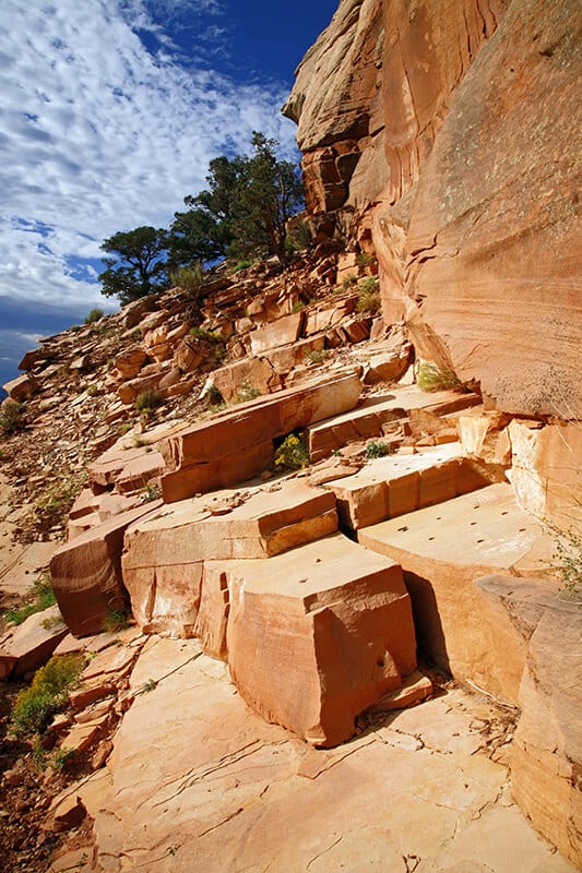 Difficult trail along the South Rim