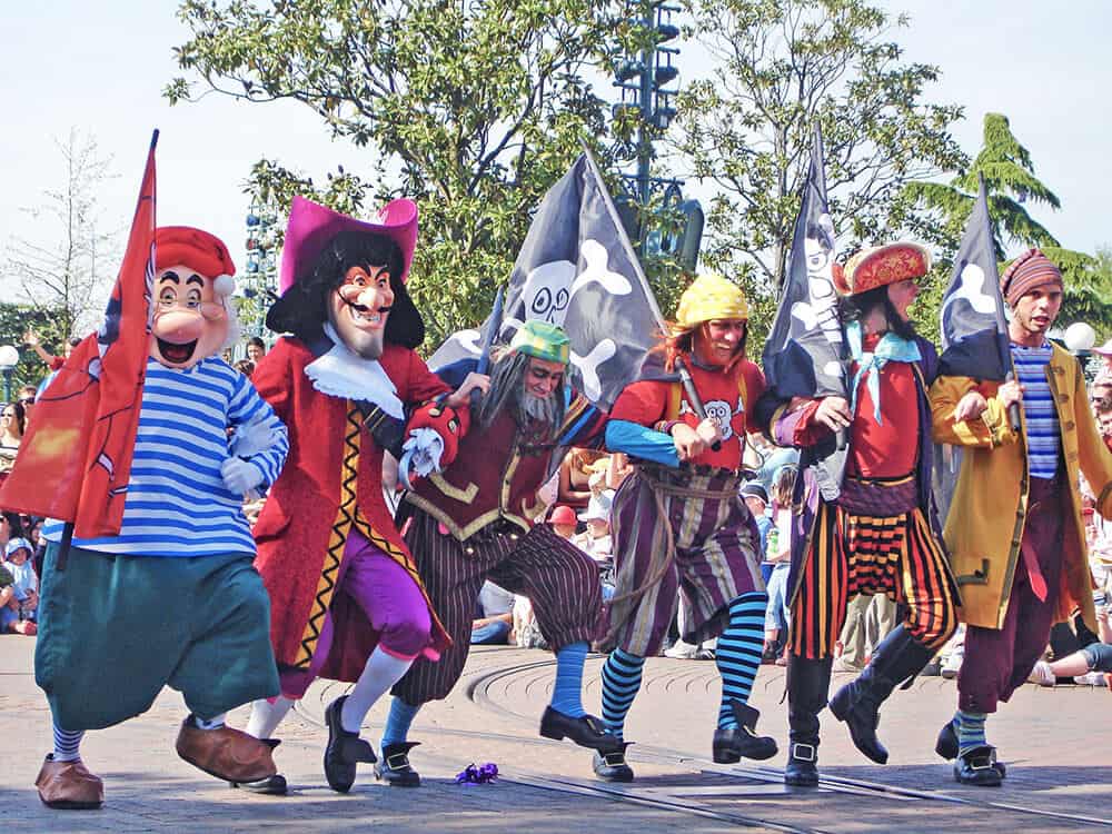 Disney World tips for first timers  | Hook and his pirates at a parade in Disneyworld Orlando