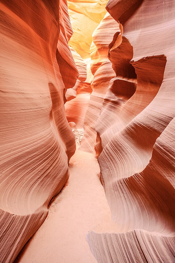 Upper Antelope Canyon light at midday tour