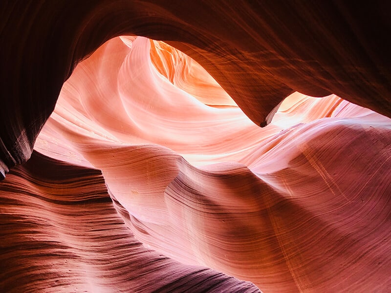 Guglie di roccia rosa e arancio all'Upper Antelope Canyon