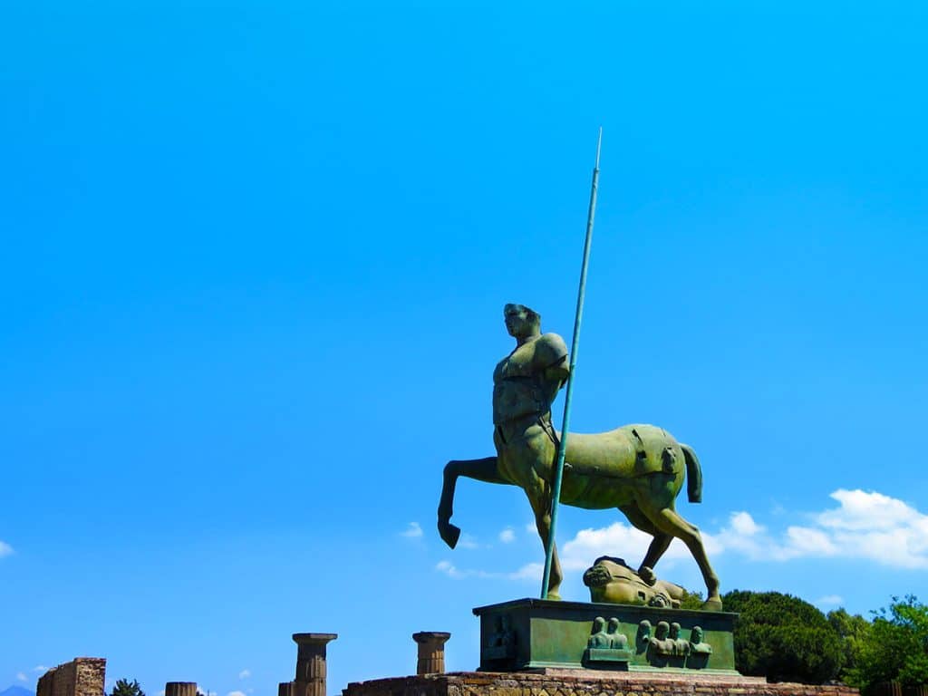 Pompeii la città sospesa nel tempo statua