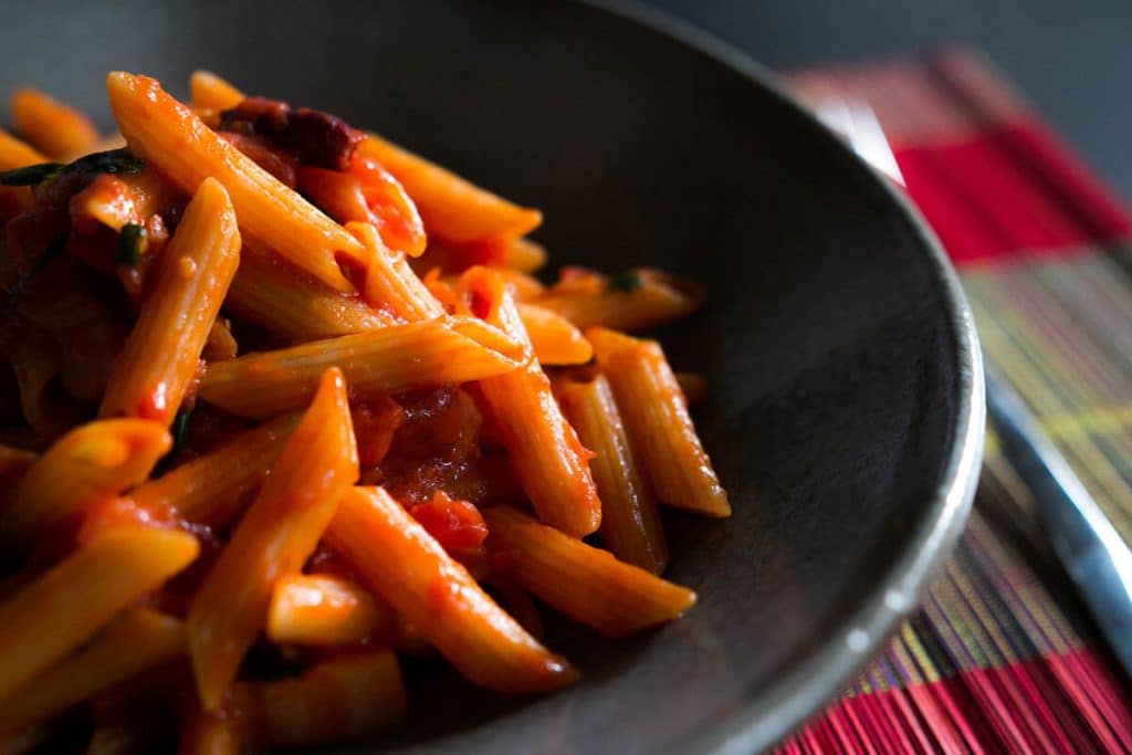 Piatto di penne al ragù di Napoli