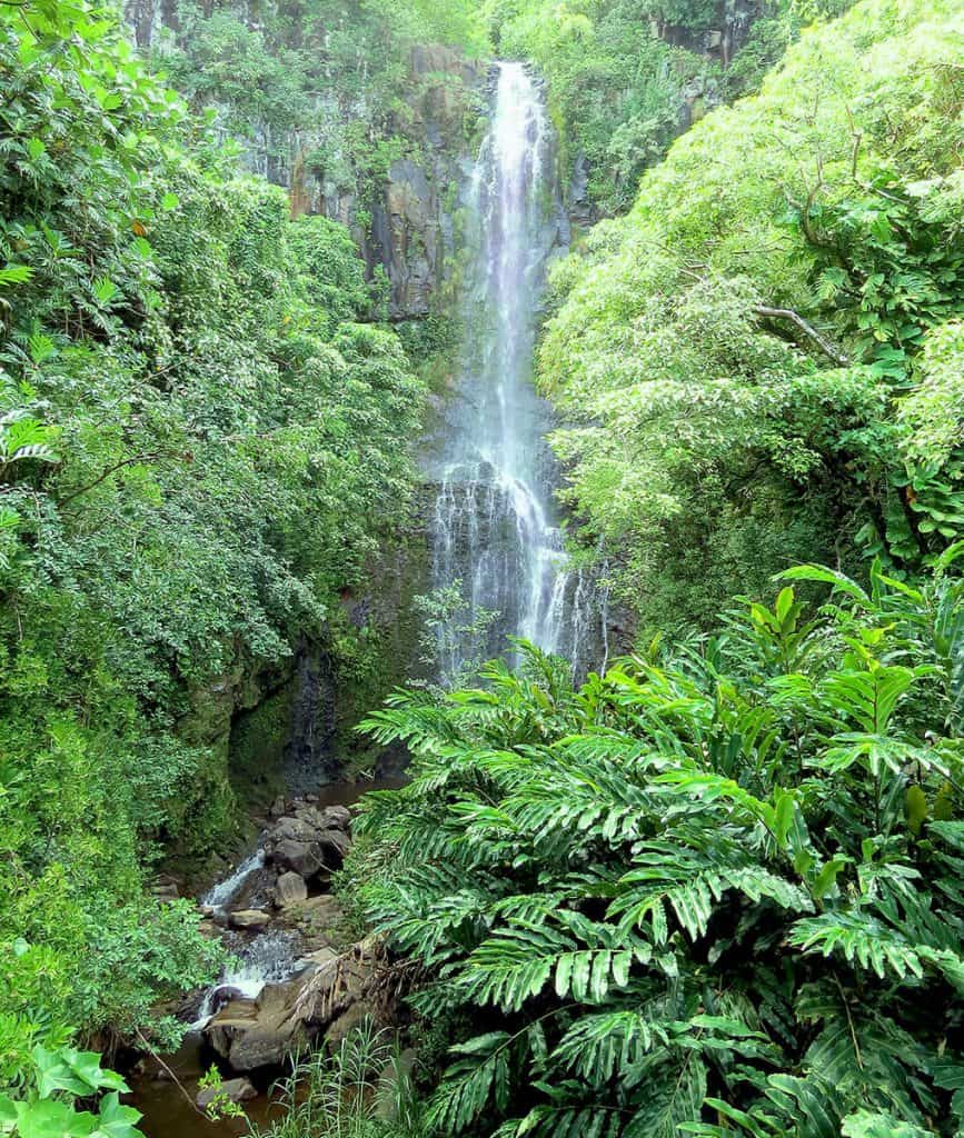 Le cascate Wailua Falls lungo la strada per Hana, Maui, Hawaii