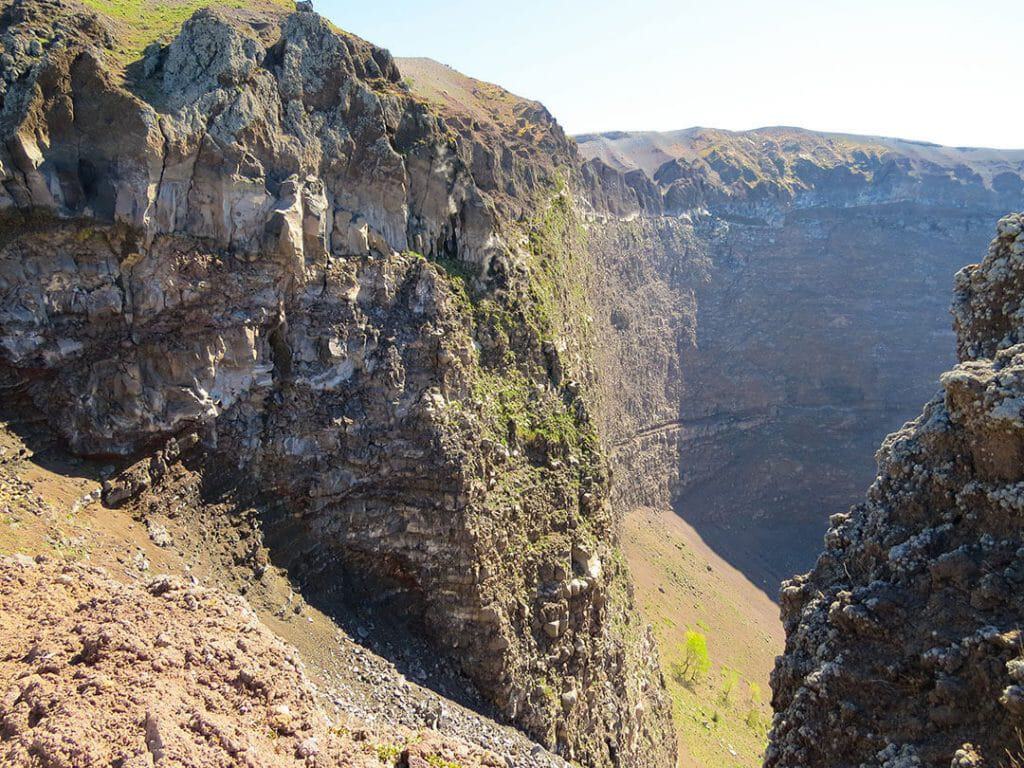 Panoramica sul cratere del Vesuvio