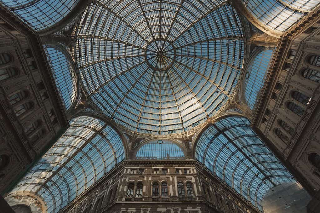 Le vetrate del soffitto della Galleria Umberto I di Napoli