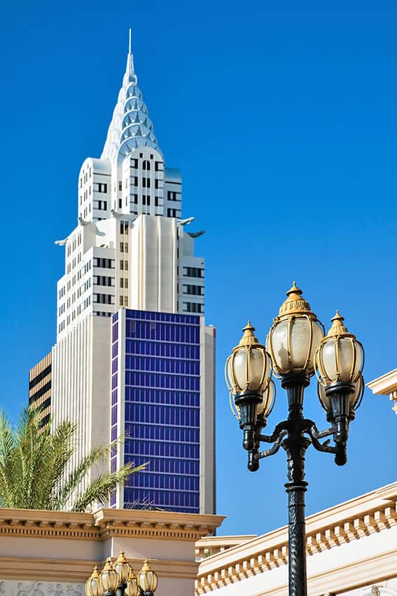 Edificio simile al Chrisler Building di New York a Las Vegas