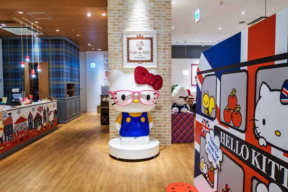 14 days Japan itinerary - Hello Kitty Cafe at Odaiba, Tokyo