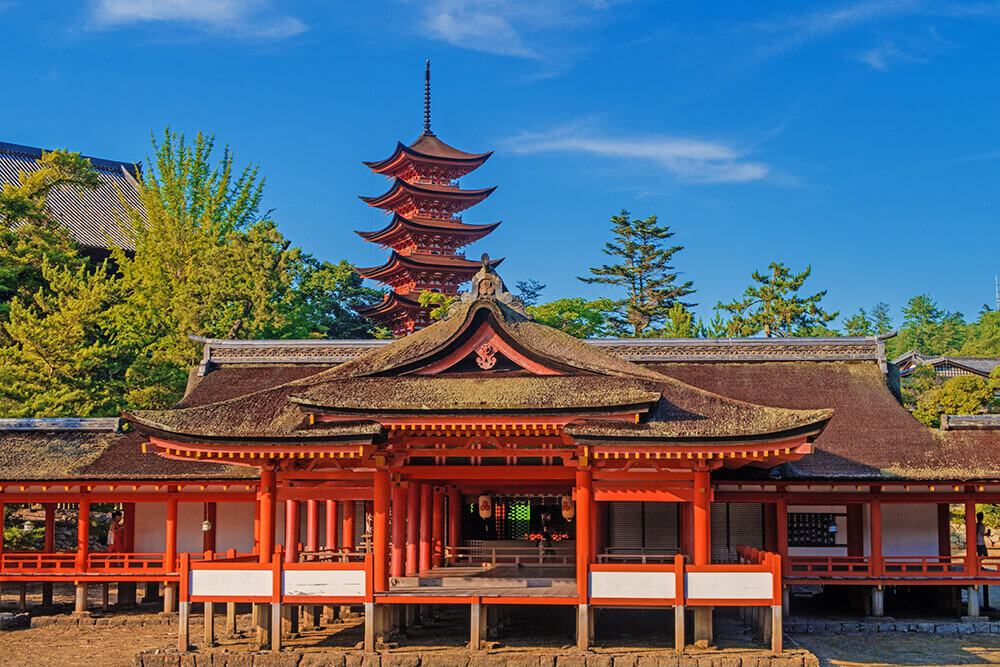  Viaggio in Giappone | Panoramica del santuario di Itsukushima visto dal mare