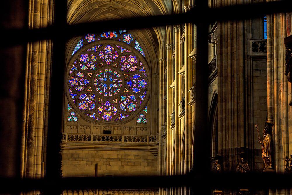 Le magnifiche finestre della Cattedrale di San Vito nel Castello di Praga