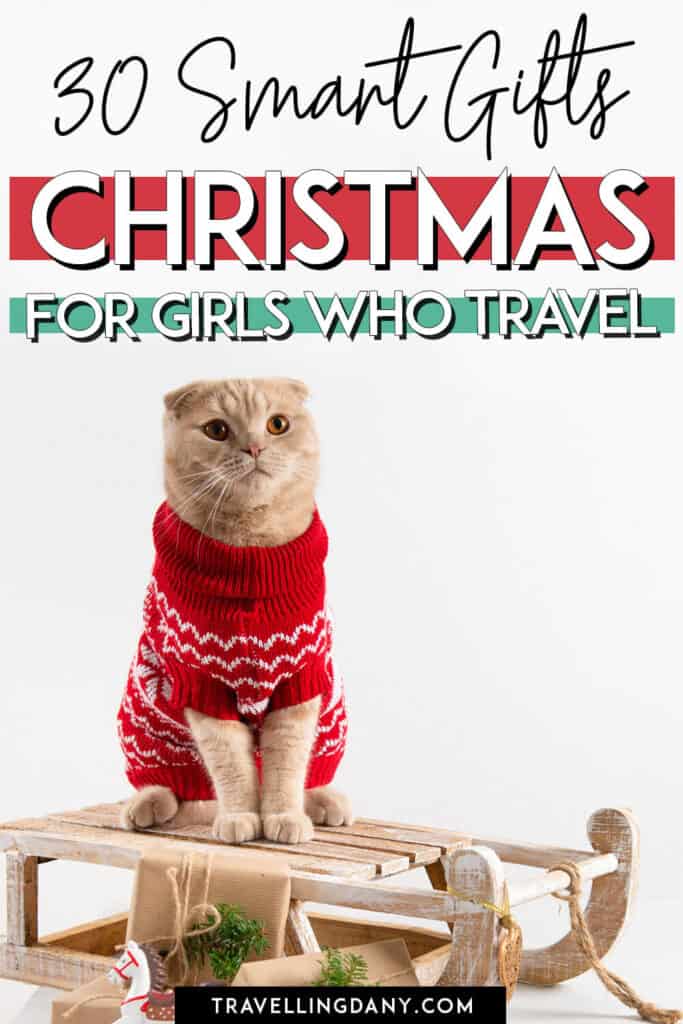 A useful Christmas gifts guide for women who travel... for every pocket! Find lots of useful cheap Christmas gift ideas, what to buy to a special someone, and how to make sure she'll always travel with your gift! Buying a useful Christmas gift will be super easy with this guide!