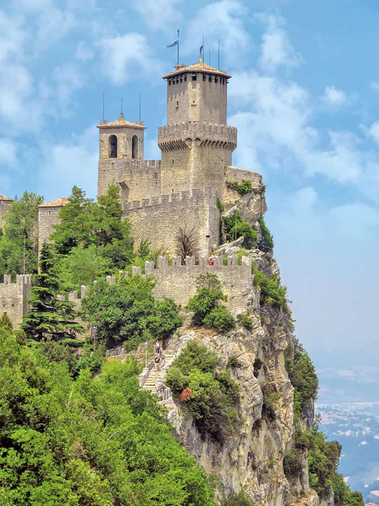 Panorama del Castello di San Marino arroccato sulla scogliera