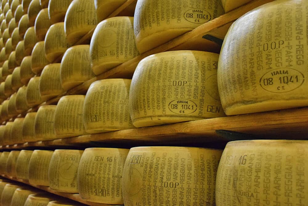 Fabbrica del Parmigiano Reggiano in Italia