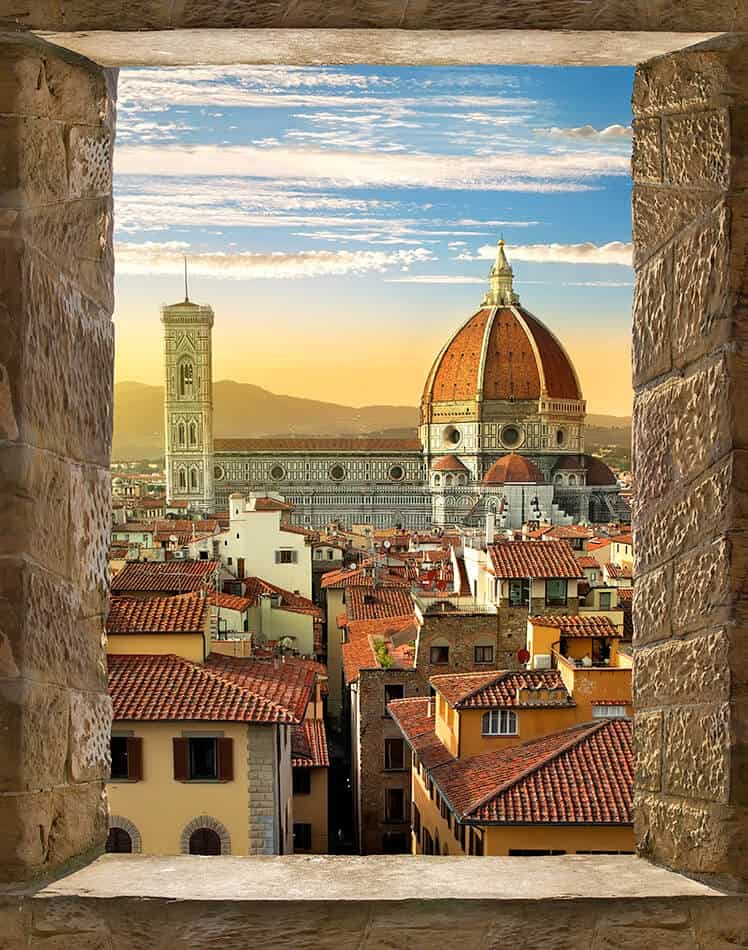 Firenze all'alba vista attraverso una finestra in pietra