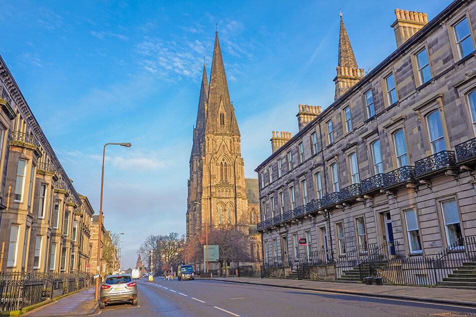 Cosa vedere in Scozia - Una delle tante chiese a Edimburgo al mattino