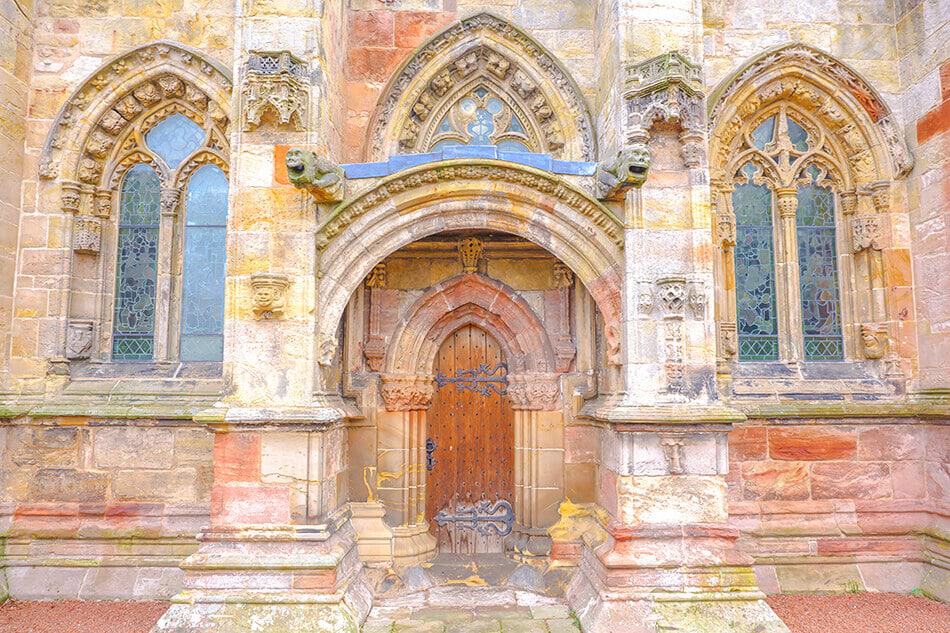 4 days in Scotland - Beautiful door at Rosslyn Chapel in Scotland on a day trip from Edinburgh