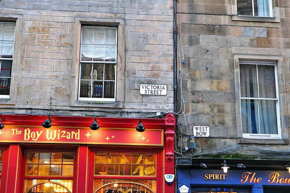 Entrance to Diagon House in Edinburgh (Scotland) between Victoria Street and West Bow with Harry Potter souvenirs on display