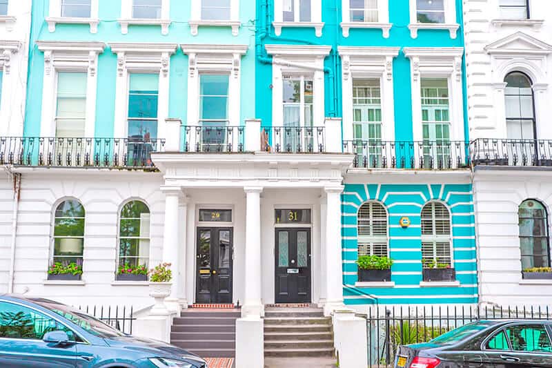 Cosa vedere a Londra in 4 giorni: casette blu e bianche a Notting Hill