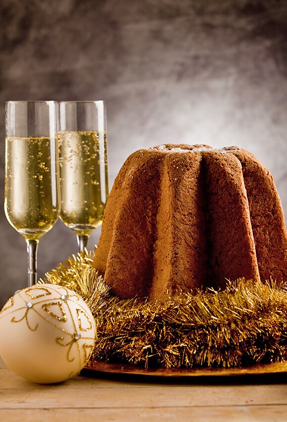 Pandoro and Italian Spumante at Christmas