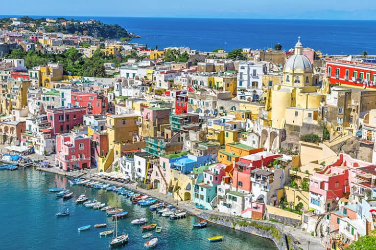 Casette colorate sull'isola di Procida