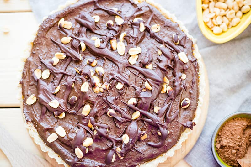Pizza con la nutella con nocciole a pezzi