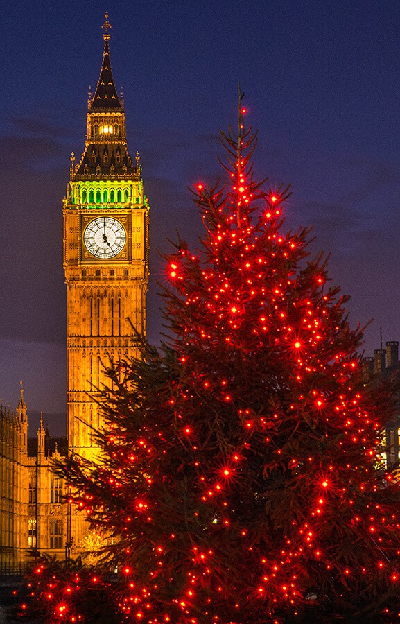 Christmas tree near the Big Ben 