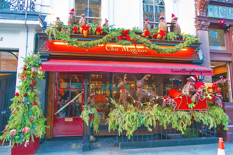 Pub in London at Christmas