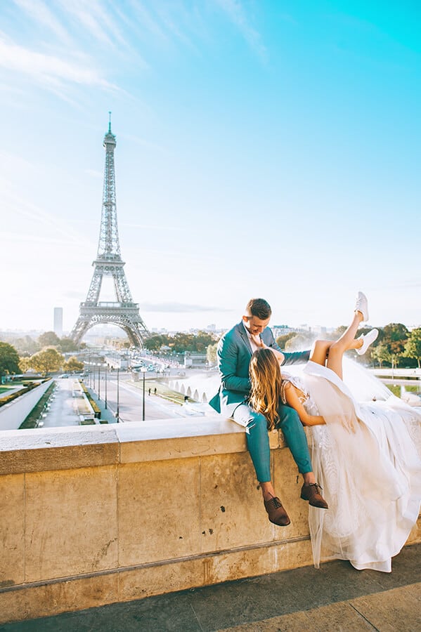 Couple travelling together in Paris