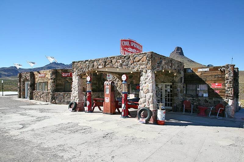 Stazione di rifornimento d'epoca a Cool Springs in Arizona (USA)