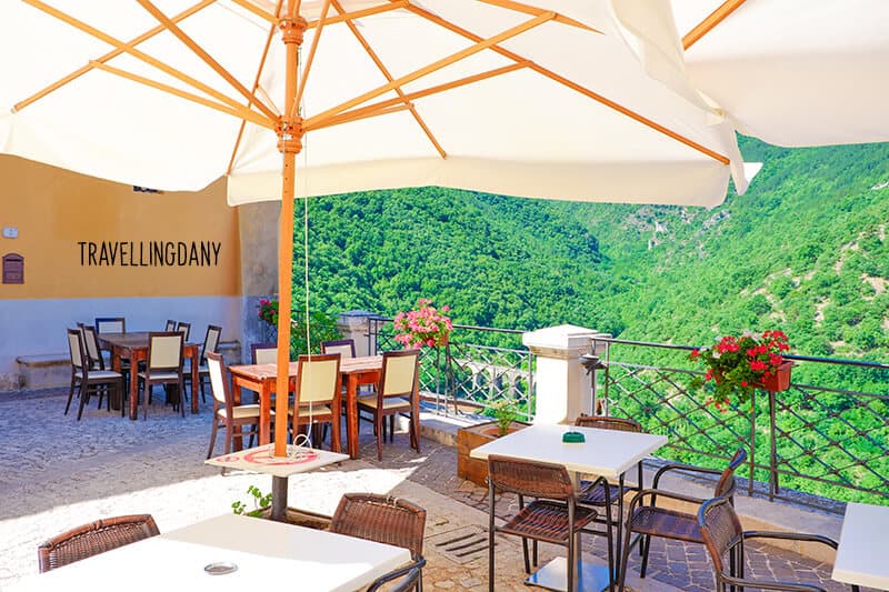 Abruzzo restaurant terrace