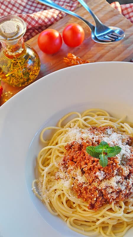 Pasta dish with Neapolitan sauce