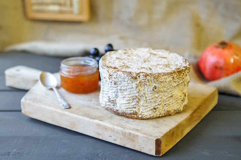 Abruzzese pecorino with honey