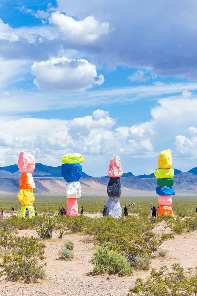 Seven Magic Mountains vicino a Las Vegas