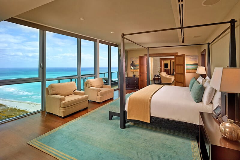 Bedroom with ocean view at Miami Beach