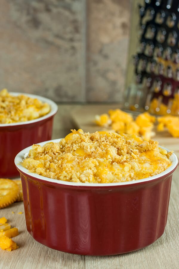 Bowls of mac and cheese