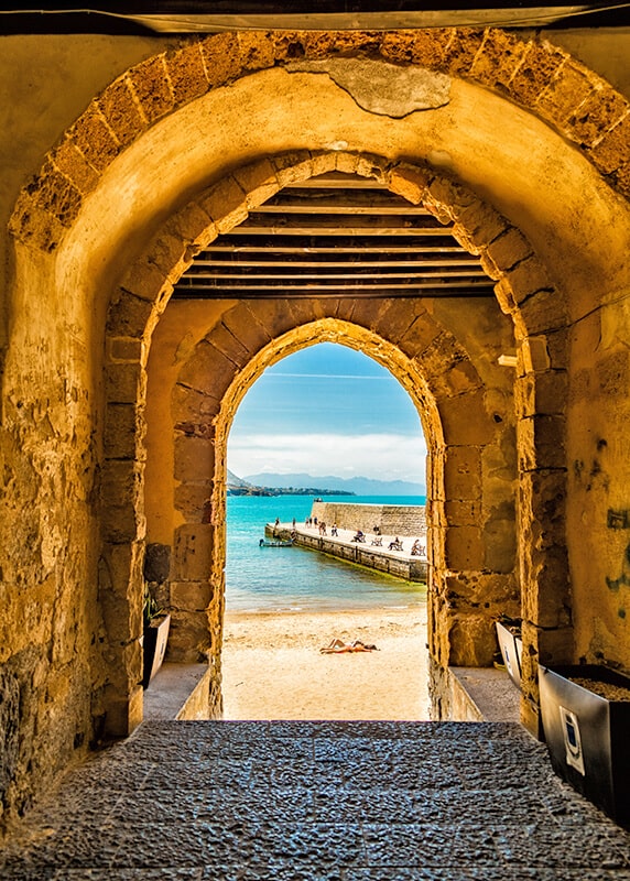Instagrammable sea in Cefalù (Italy)
