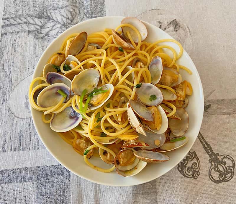 Authentic spaghetti con vongole