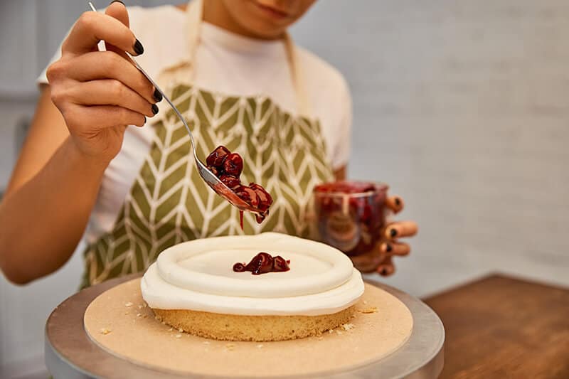 Making Neapolitan Zuppa Inglese