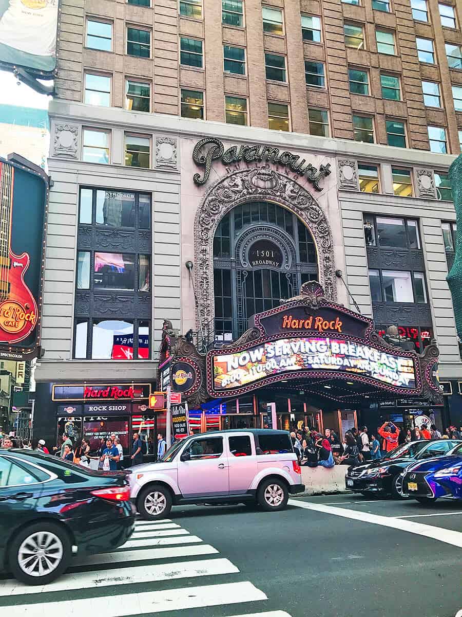 Crowded Hard Rock Cafe in NYC