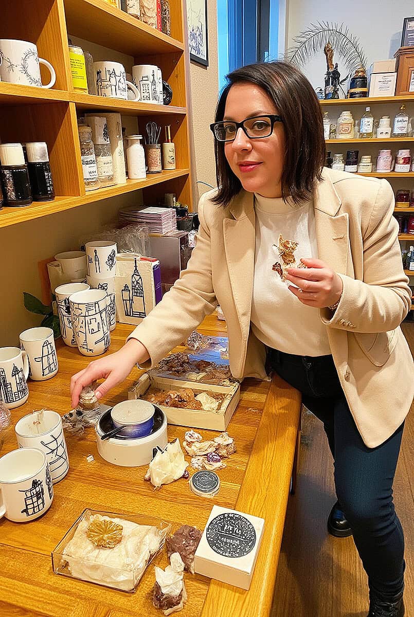 Dany buying gifts at MOMA gift store