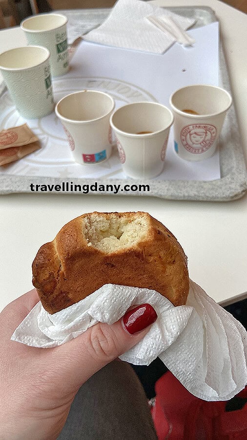 Dany eating sfogliatella frolla